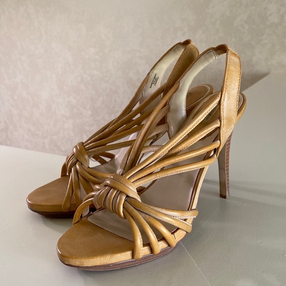 Max Studio Heels - Picture 3 of 4